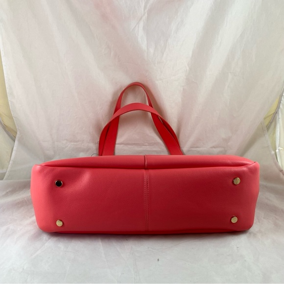 On 34Th Azriell Extra Large Tote Handbag Purse Peony Coral Color Lots Of Pockets - Picture 6 of 16